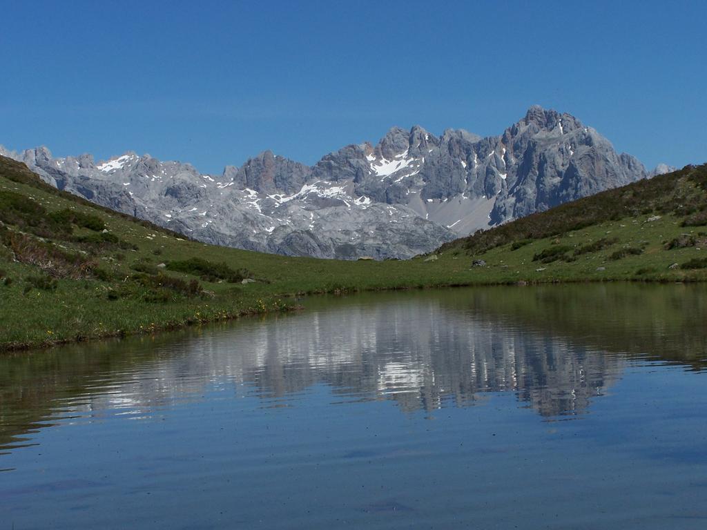 Albergue Turistico Briz Espinama Bagian luar foto